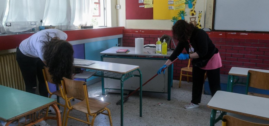 Σχολικές καθαρίστριες: Πάλι θα πληρώσει ο Δήμος Αγρινίου